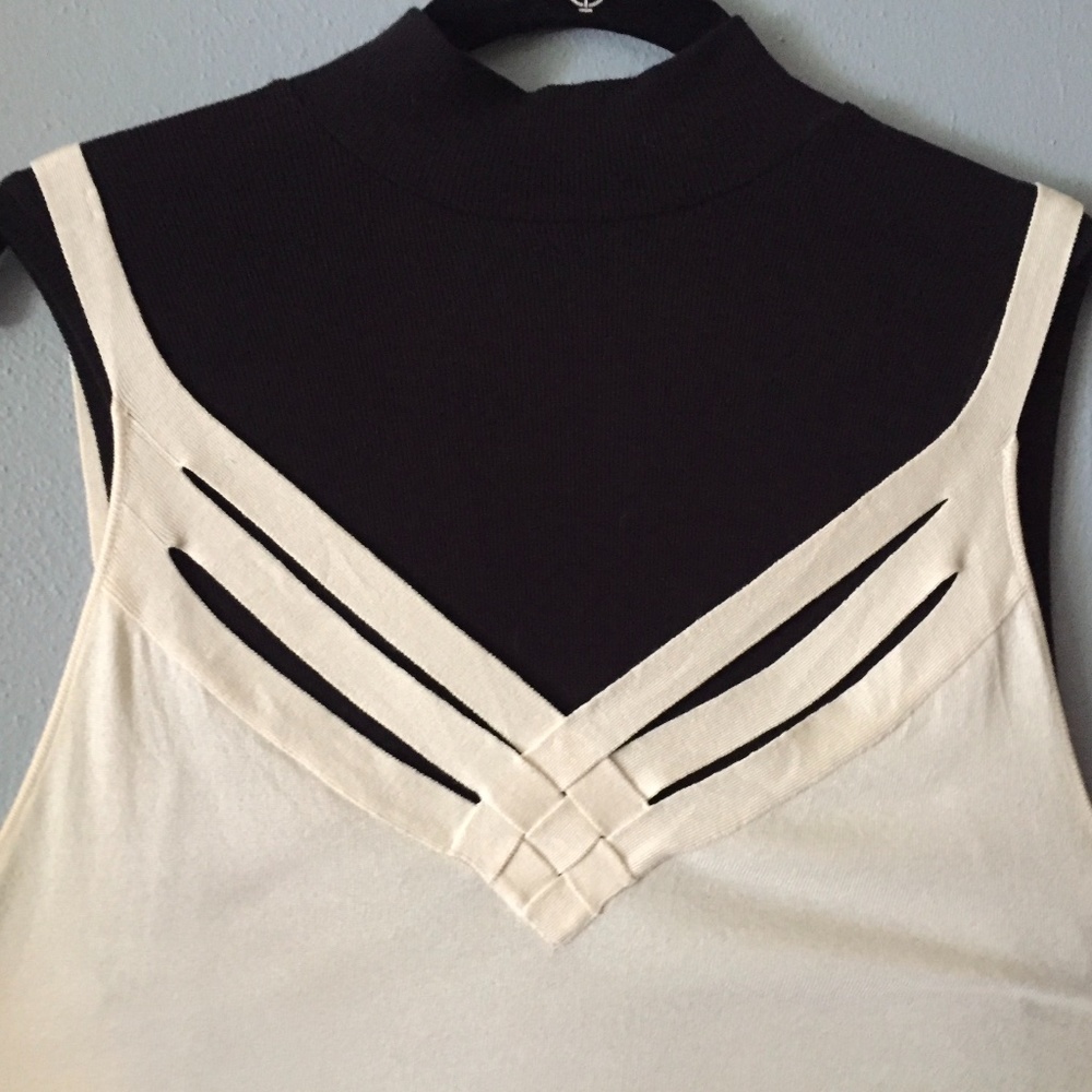 VALENTINO - Picture 3 of 13